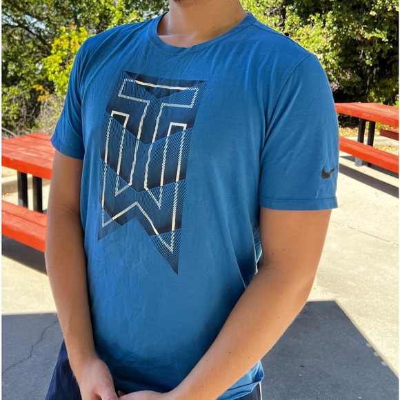 NIKE TIGER WOOD COLLECTION MEN GOLF TO SHIRT TW BLUE DRI FIT ATHLETE WORKOUT GUY - Picture 5 of 16